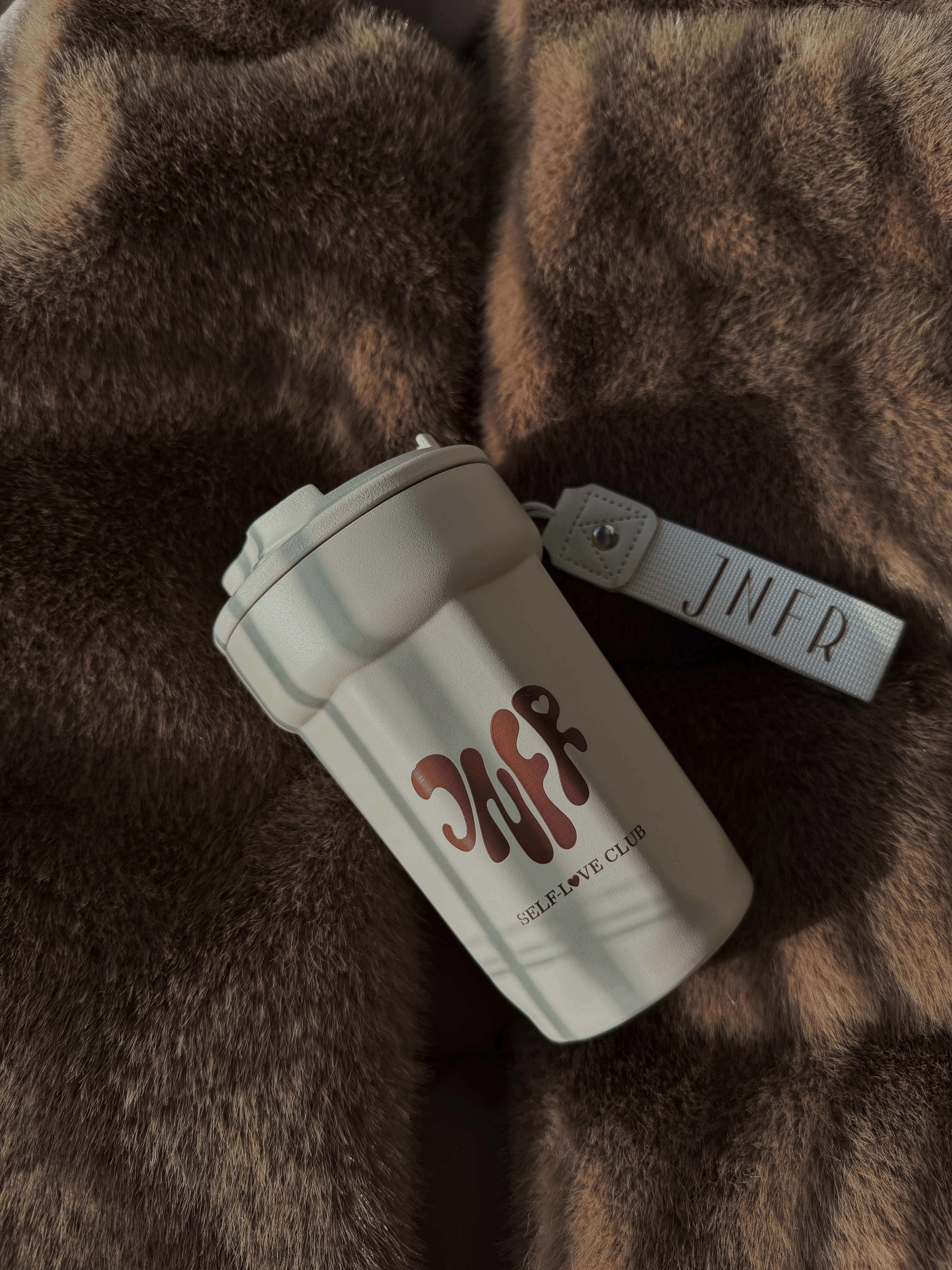 lookbook showcase 693ccf3220bab23ad6ba1128-3