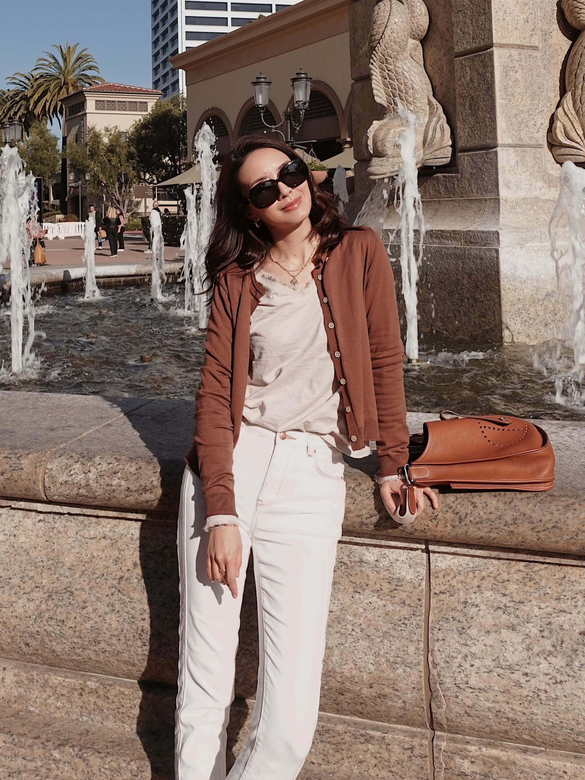 lookbook showcase 67aacbc5789f453bb9e64a59-2