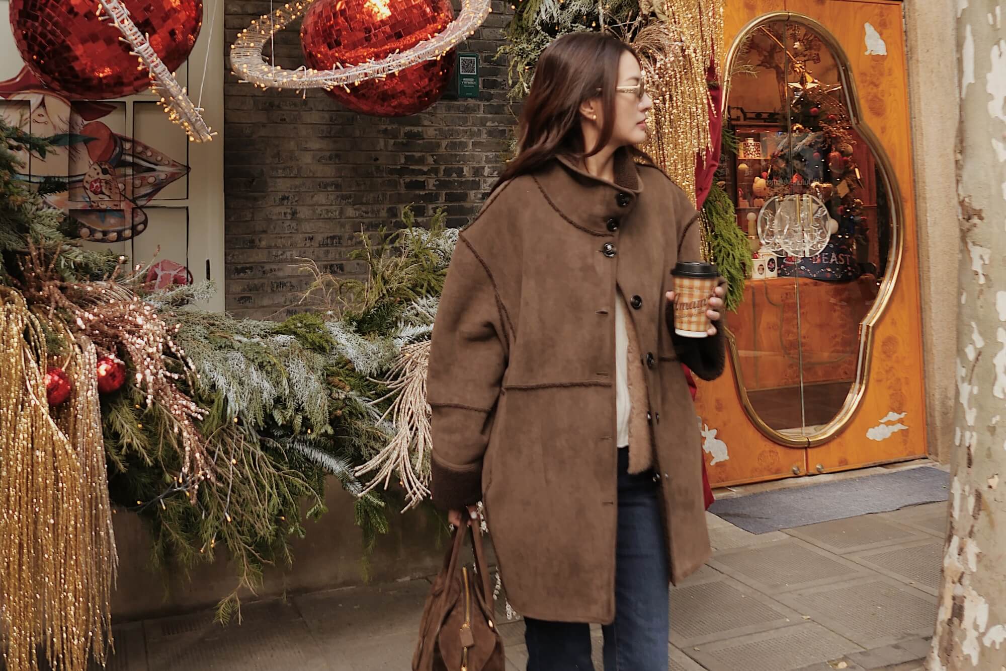 lookbook showcase 693ccf3220bab23ad6ba1128-1